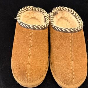 BearPaw Kids Slippers in Brown and Cream